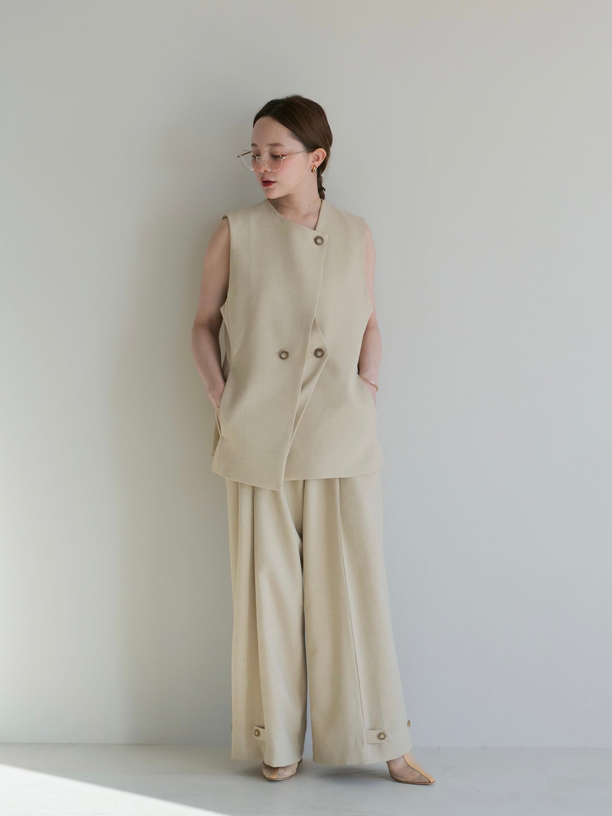 model:145cm (light beige/FREE)