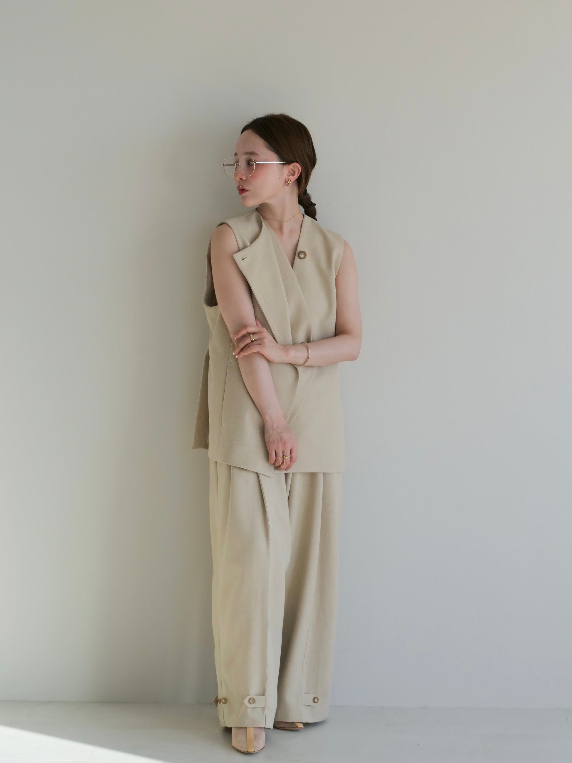 model:145cm (light beige/FREE)