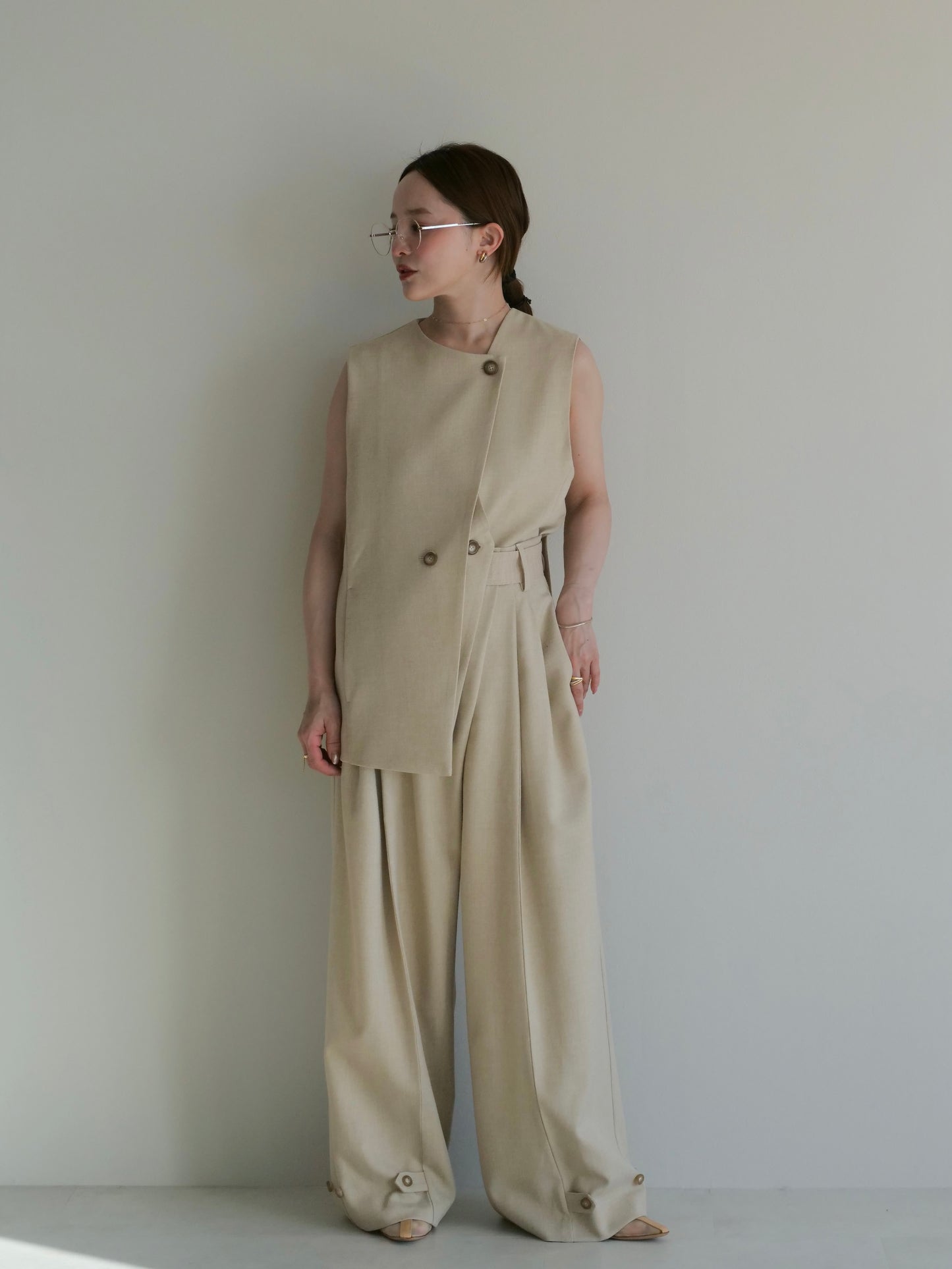 model:145cm (light beige/FREE)