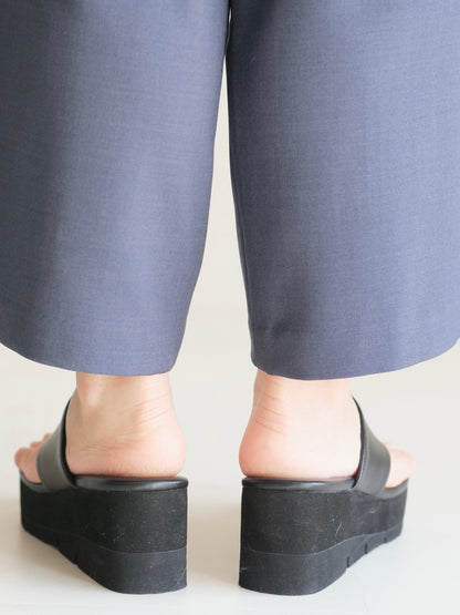 Toe Hold Platform Sandals