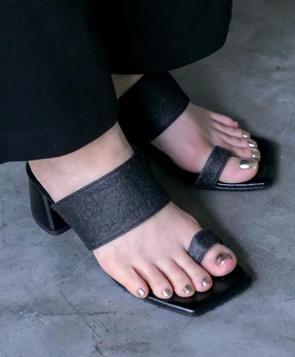 ピニャテックストングサンダル