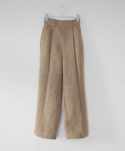Single tuck pants