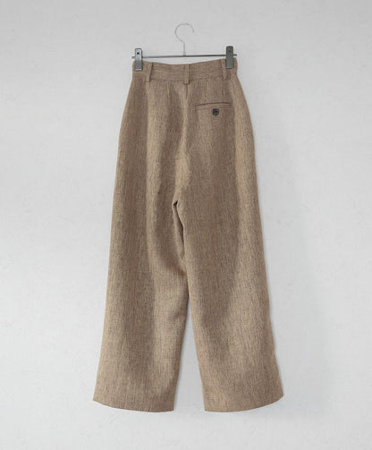 Single tuck pants