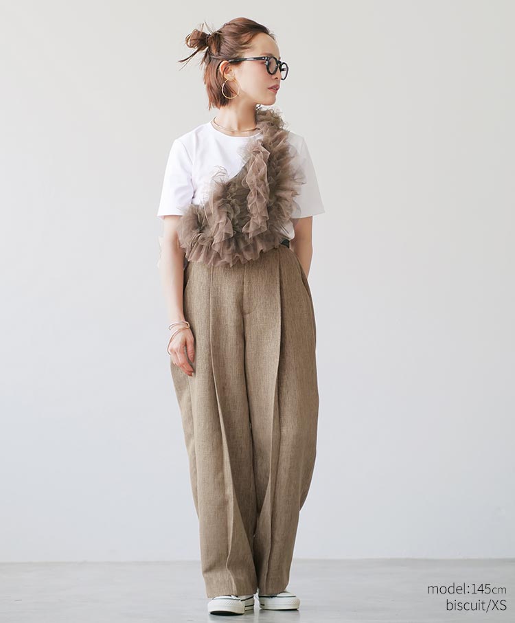Single tuck pants