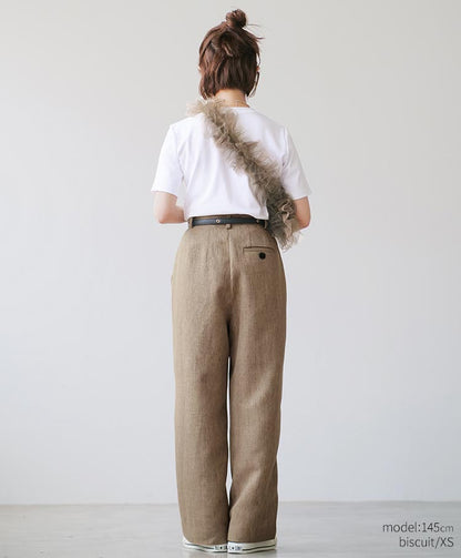 Single tuck pants