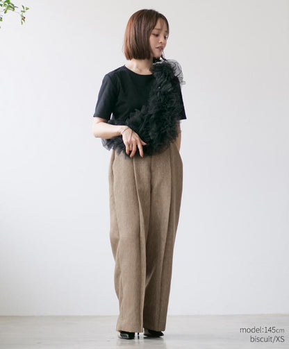 Single tuck pants