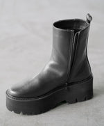 画像をギャラリービューアに読み込む, platform boots　AK068
