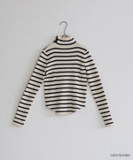 画像をギャラリービューアに読み込む, Button-Detail High Neck Knit
