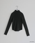 画像をギャラリービューアに読み込む, Button-Detail High Neck Knit

